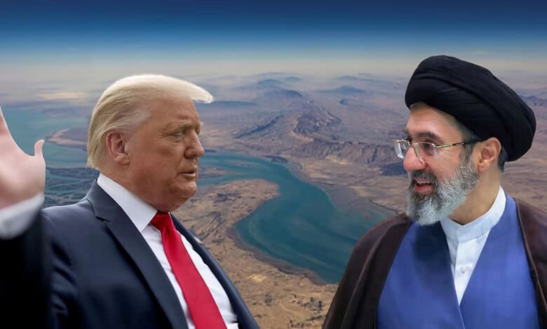 US and Iranian officials in discussion over Hormuz Strait reopening during ongoing tensions.