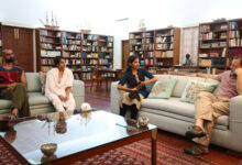Rahul Gandhi meets students injured by police